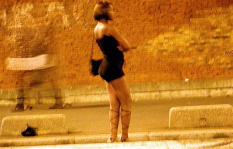 Trouver une prostituée Saint Germain lès Arpajon